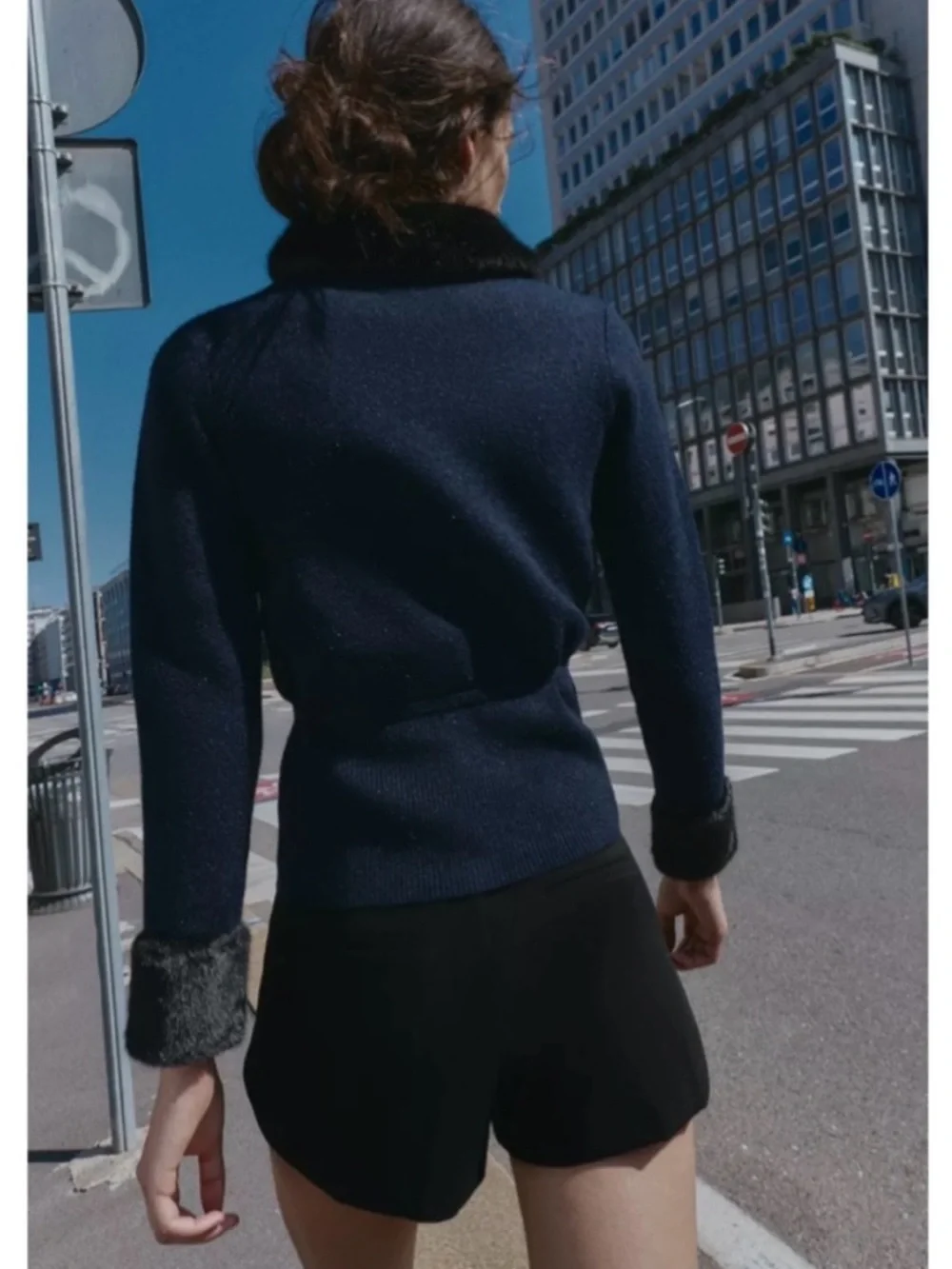 Zara Navy with Black Faux Fur Trim sweater - Picture 2 of 9